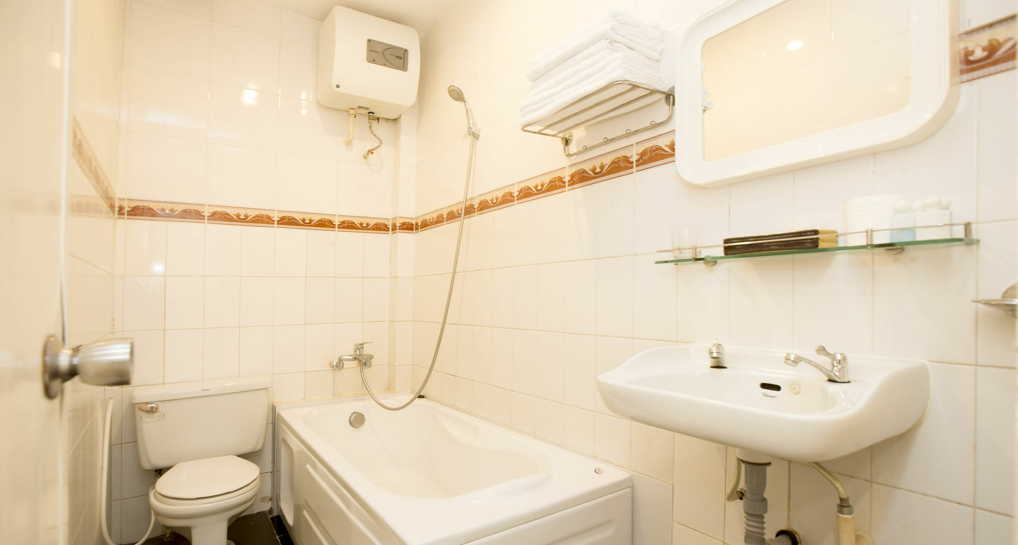 הו צ'י מין סיטי Saigon Crystal Hotel מראה חיצוני תמונה